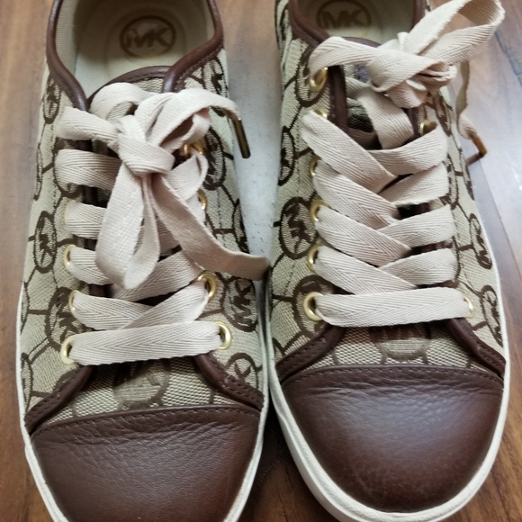 Michael Kors shoes - Picture 3 of 3